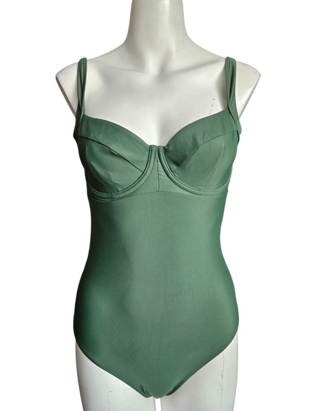 NEW Quince Underwire One Piece Swimsuit Green Italian Cut Out Woman Med Vacation